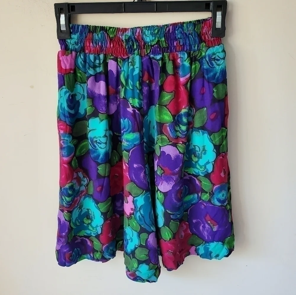 90's Vintage Retro Floral High Rise Baggy Shorts Sz. S